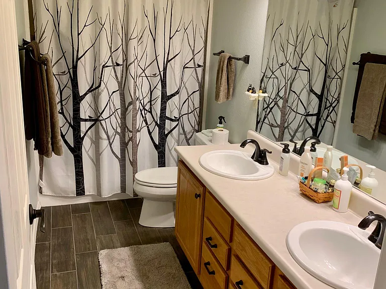 Main floor full bath
