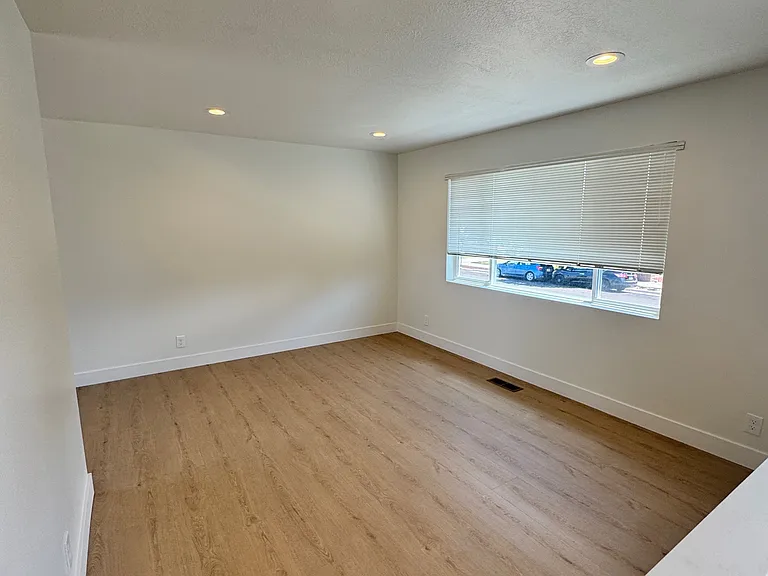 1838 W New York Dr — Photo 33