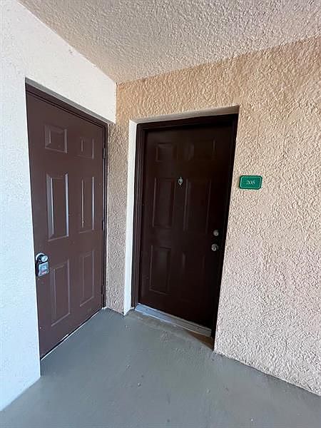1st image of 121 SW Palm Dr APT 205