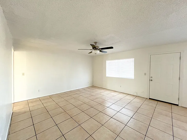 1625 E Wood St — Photo 6