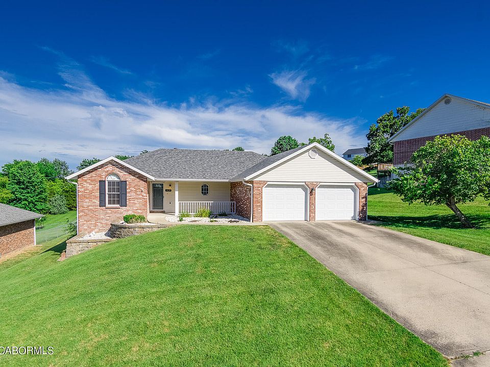 1st image of 929 Amethyst Ln