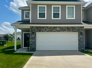 912 Maywood Ln, Waukee, IA 50263