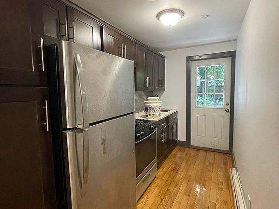 5th image of 74 Van Buren St #1