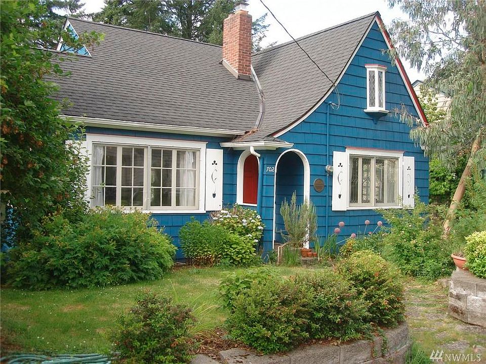 1st image of 702 Gov Stevens Ave SE
