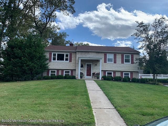 2nd image of 55 Robbins St