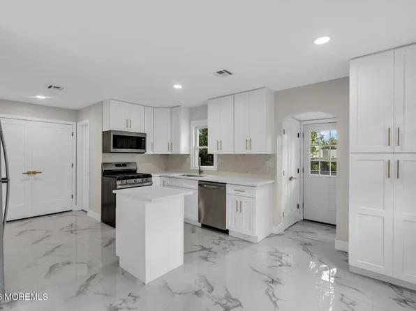 5 Georgian Boulevard, Jackson, NJ 08527