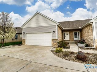 10588 River Oak Dr, Perrysburg, OH 43551