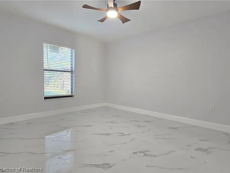 4720 Trout Ave — Photo 14