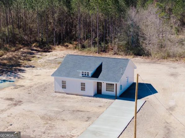 596 Beach Rd, Baxley, GA 31513