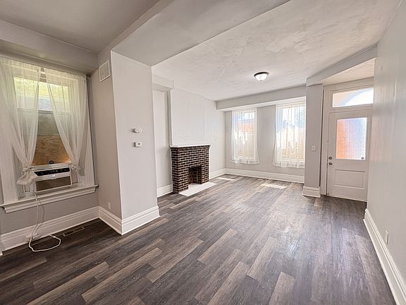 4th image of 2127 Chippewa St