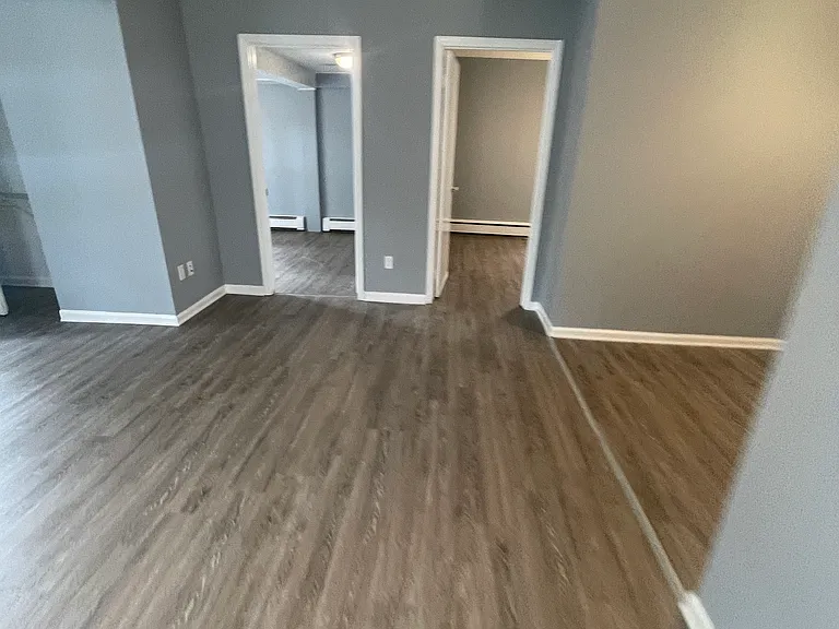1033 Montgomery Ave — Photo 18