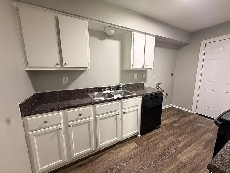 691 Creekstone Cir — Photo 5
