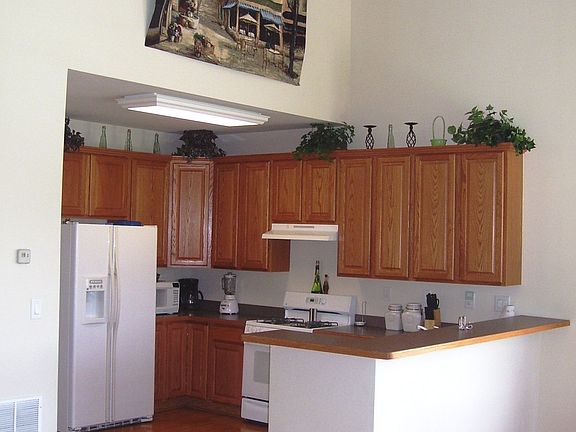 Open Kitchen with breakfast bar