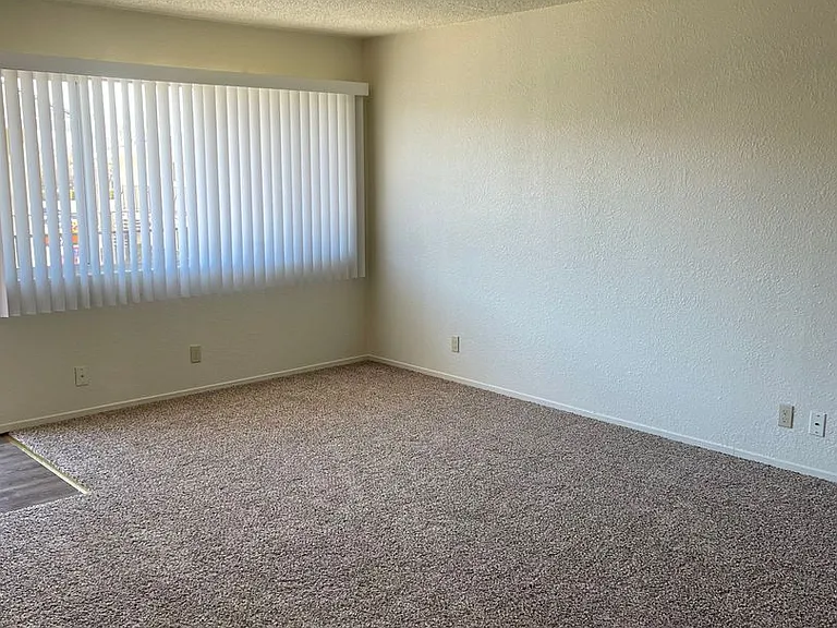 3265 Silver St — Photo 2