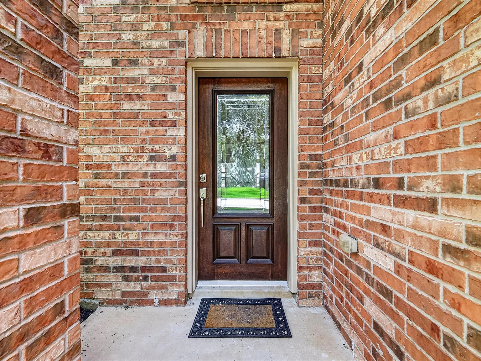 4 bed, 2.5 bath, 2519 sqft, $2,900 — Photo 3