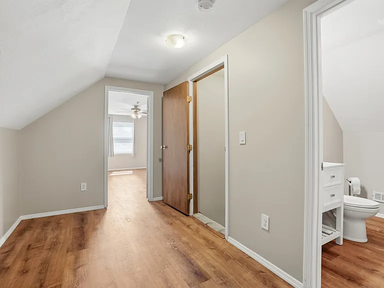 245 Fitchland Dr — Photo 17