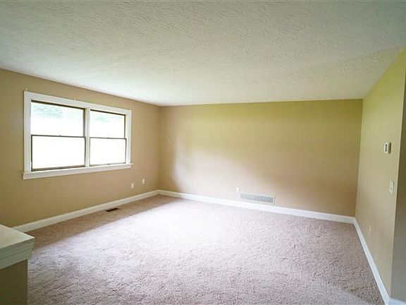 4th image of 2735 Tara Trl E