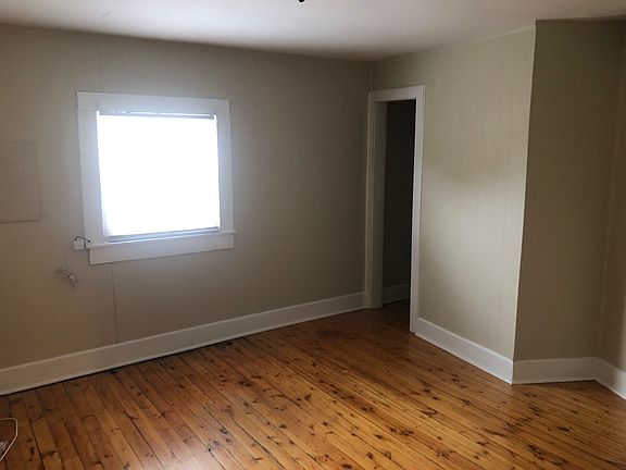 5th image of 2621 Princess Anne St #B