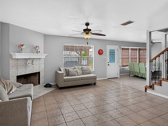3rd image of 7638 Clearbrook Dr