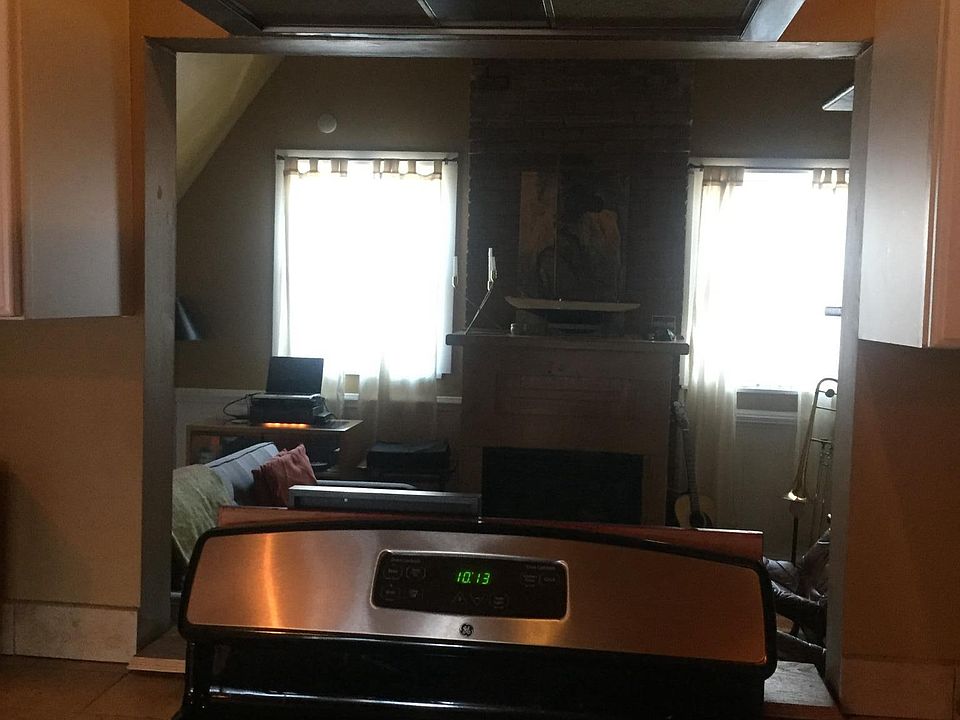 1st image of 415 Franklin St
