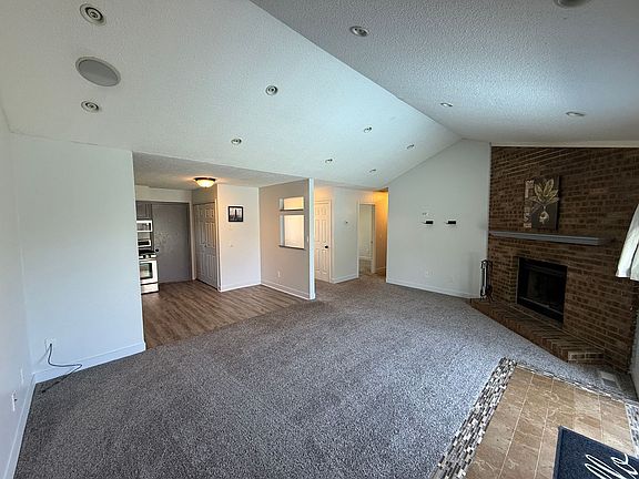 4th image of 7812 Brookfield Dr