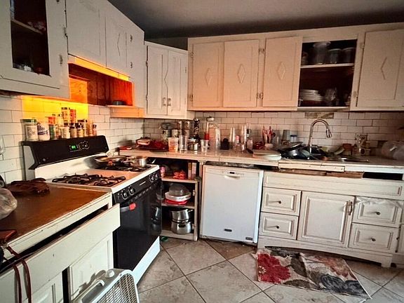 3rd image of 9426 S 10TH Avenue