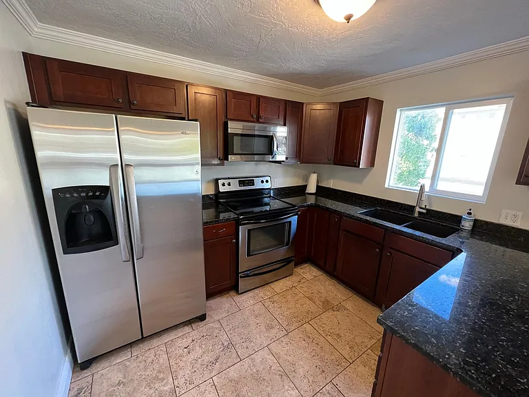 893 E Arnecia Ct #20 — Photo 3