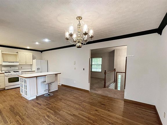 3rd image of 7 Meierwood Dr