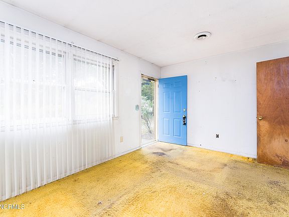 3rd image of 313 Santa Ana Drive