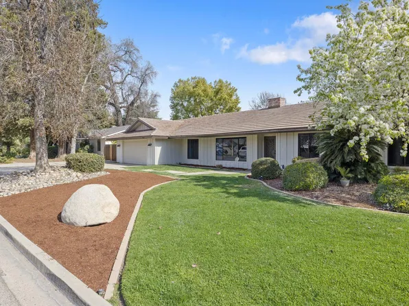 1742 S Royal Oaks Drive, Visalia, CA 93277