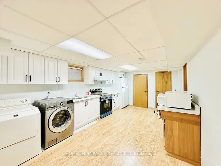 568 Greenbrook Dr #BASEMENT — Photo 13