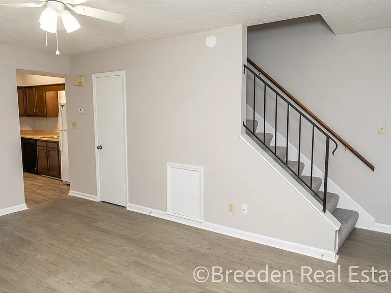 201 Patton St — Photo 3