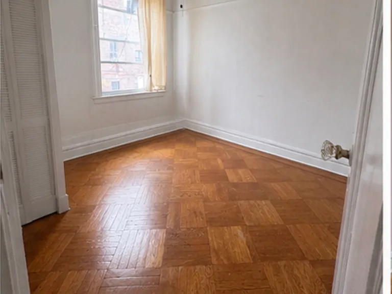 520 68th St #2 — Photo 7