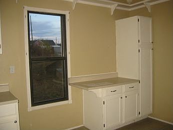 2nd image of 300 Bryan St