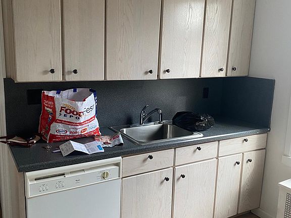 5th image of 611 Edison Ave #1
