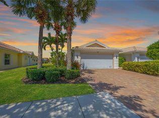 8225 Xenia Ln, Naples, FL 34114