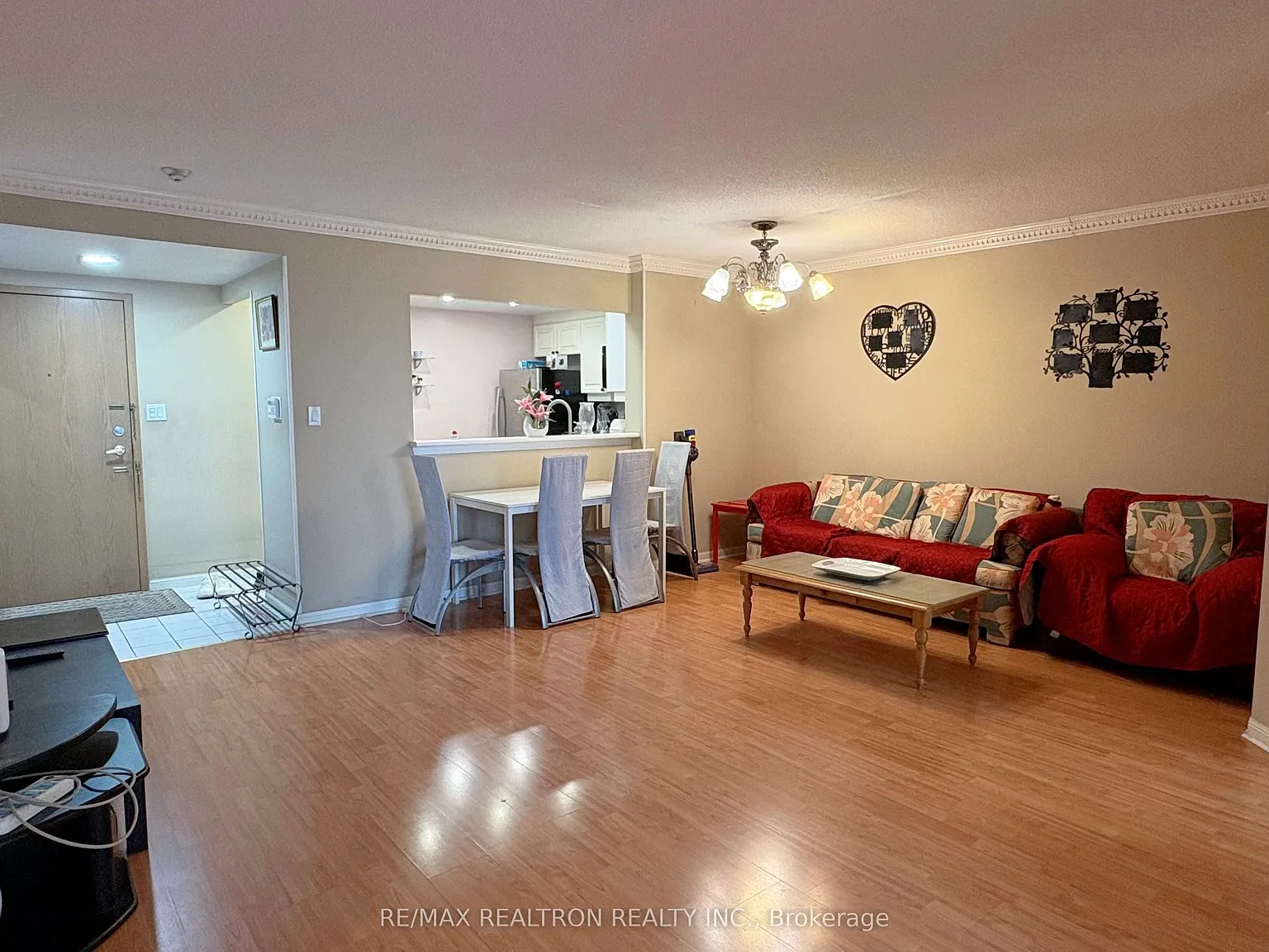 3 bed, $2,995 — Photo 1