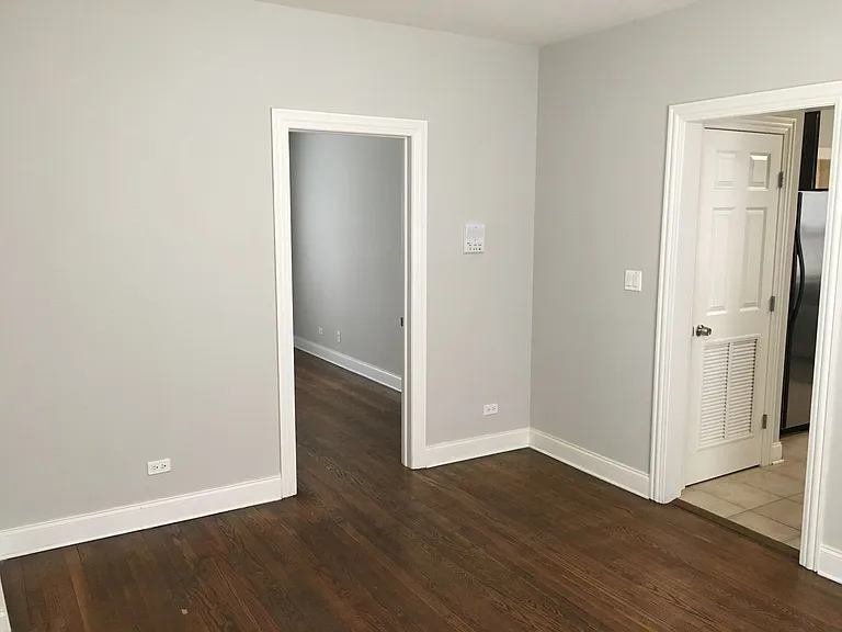 4004-4006 N Hamlin Ave #2N — Photo 4