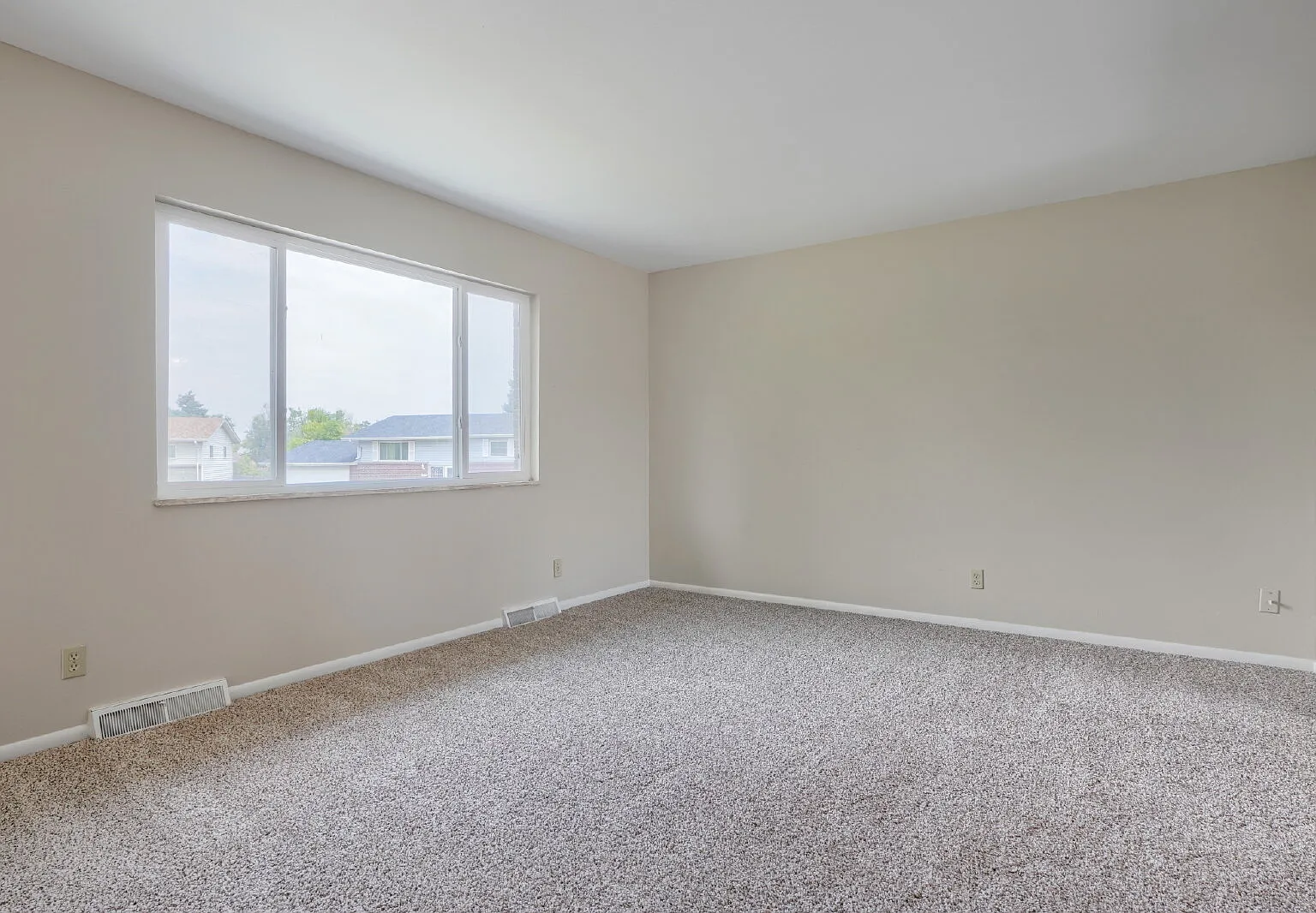 4 bed, 2.0 bath, 1757 sqft, $2,850 — Photo 4