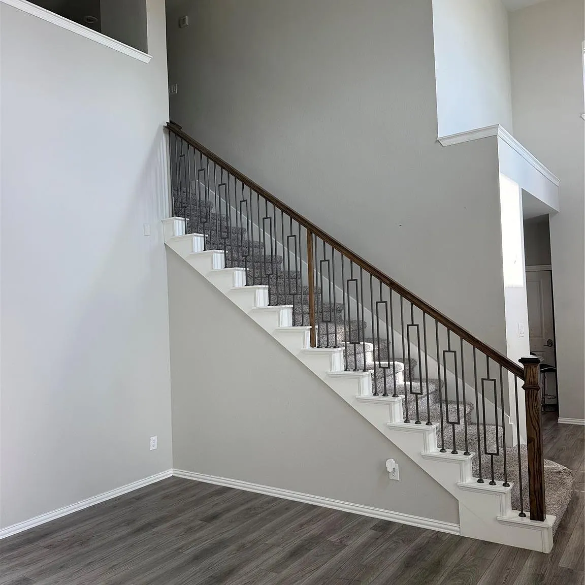 5 bed, 3.0 bath, 2627 sqft, $3,200 — Photo 3