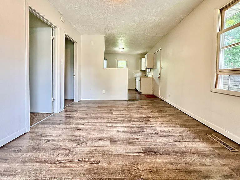 1335 E Dubail St #1/2 — Photo 3