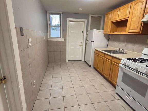 4th image of 1116 Magnolia Ave #6