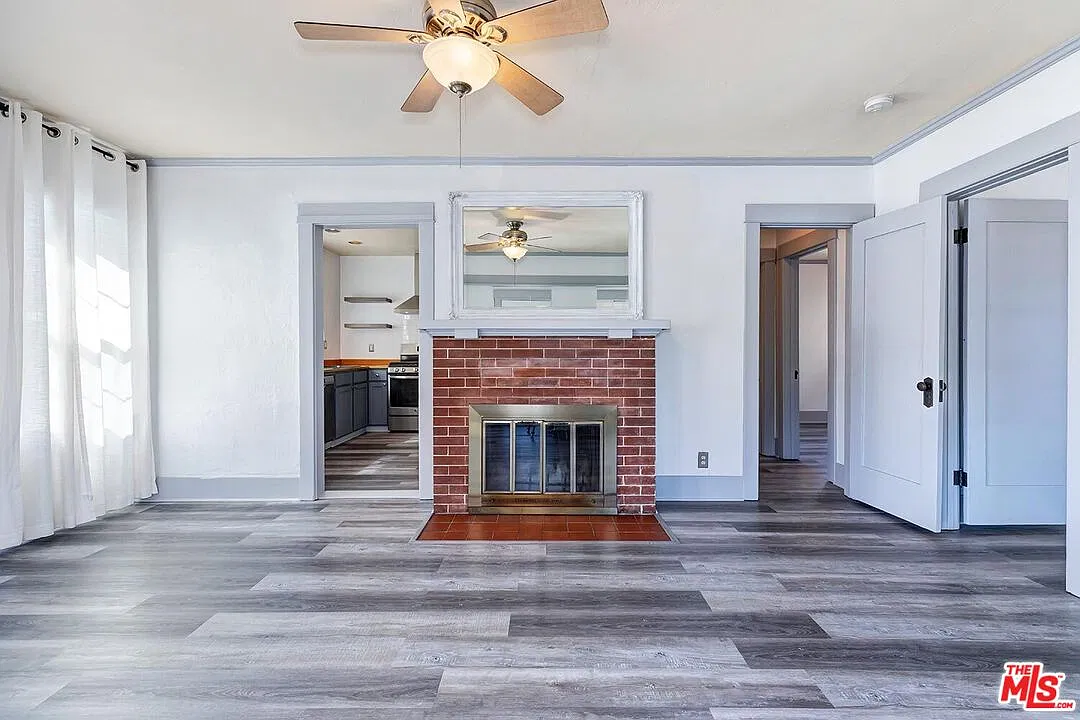 2 bed, 1.0 bath, 900 sqft, $4,500 — Photo 4