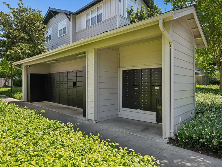 The Presidio Apartments — Photo 27