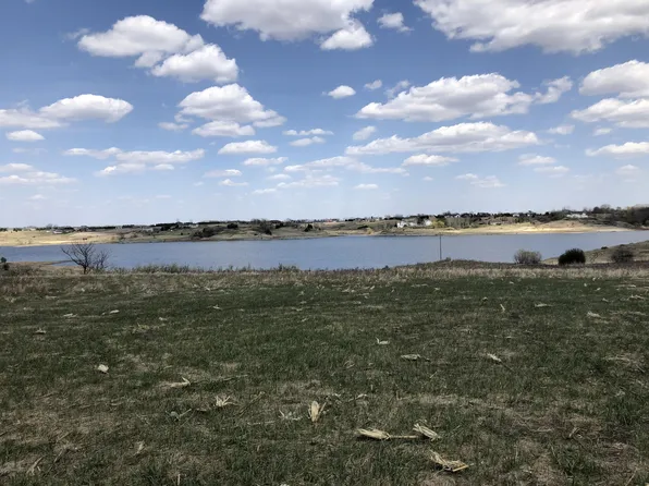 3064 Lake Front Dr, Jamestown, ND 58401