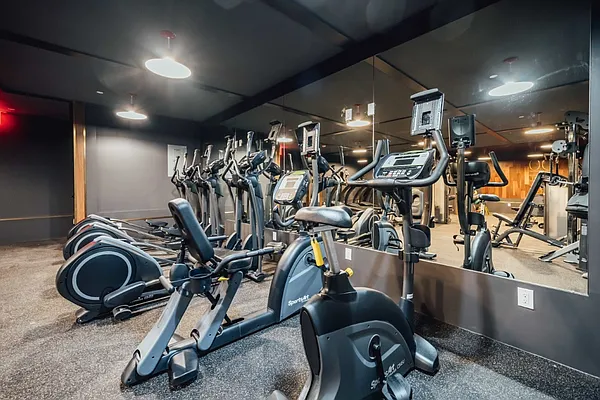 Rented by Nooklyn NYC LLC | media 62