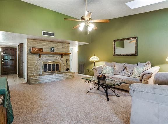 4th image of 3205 Heathercrest Dr