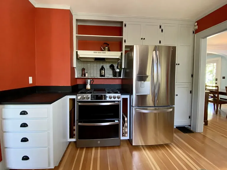 164 W 18th Ave — Photo 8