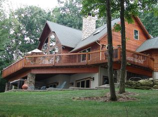 68 Ledge Dr, Lakeville, PA 18438