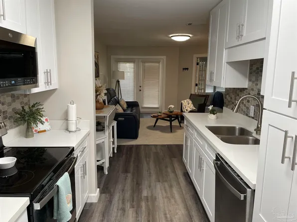 5001 Grande Dr APT 411, Pensacola, FL 32504